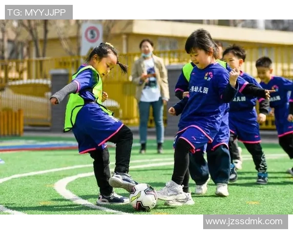 足球娃娃球星成长之路与激情赛场的辉煌瞬间 足球娃娃球星成长之路与激情赛场的辉煌瞬间