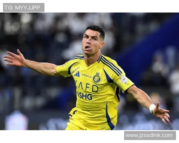 C罗足球生涯成就与排名分析 从年轻才俊到全球巨星的辉煌历程 C罗足球生涯成就与排名分析 从年轻才俊到全球巨星的辉煌历程